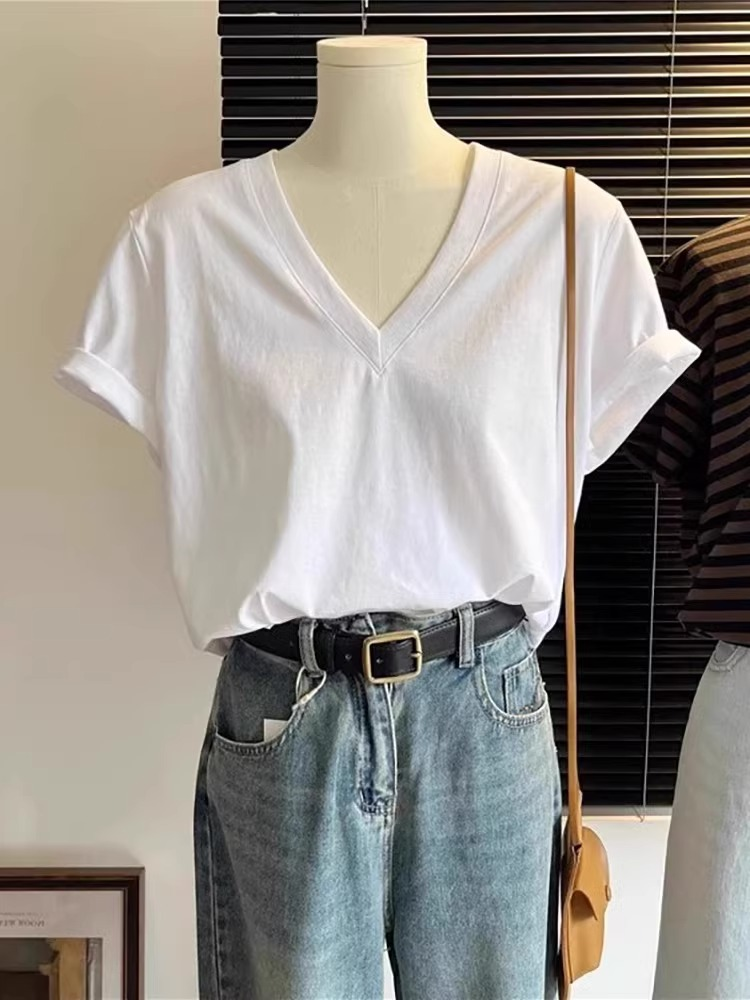 White Shoulder Short-sleeved Women's T-shirt Summer 2025 New Top — Korean Loose V-neck Base Shirt (Plus Size) in White