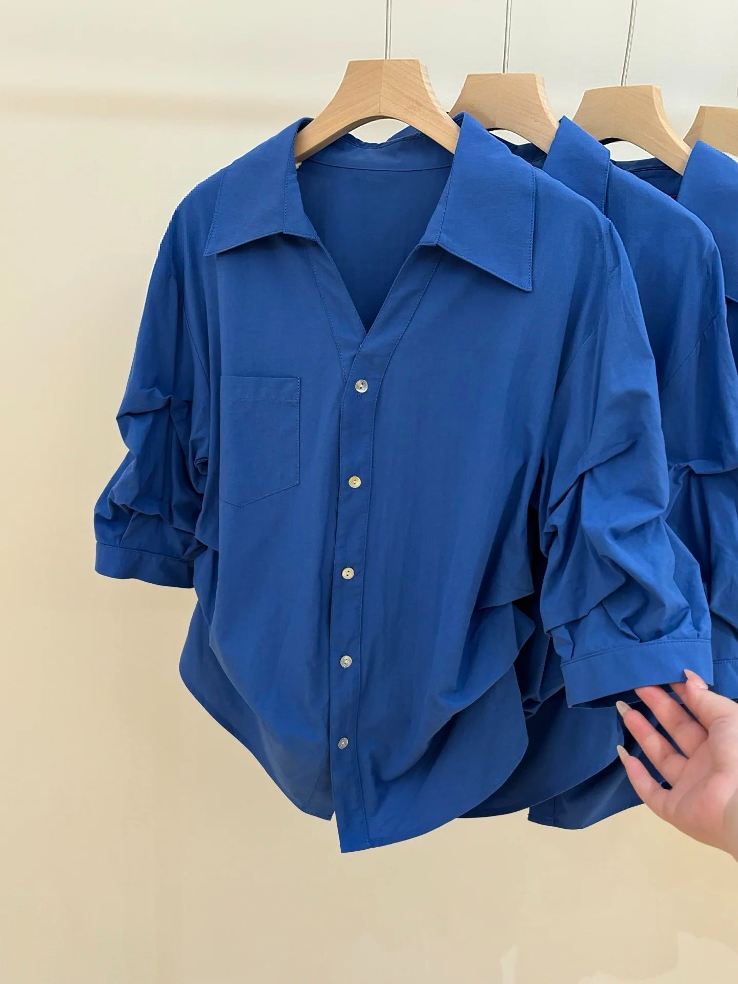 Korean Style Loose Casual Shirt for Women — Elegant Lapel Long-Sleeved Top in Royal blue